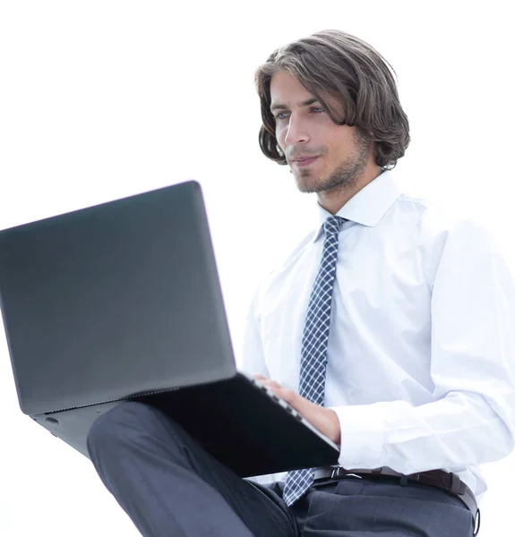 Closeup.modern homens de negócios que trabalham com laptop — Fotografia de Stock