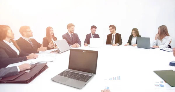 Reunião de acionistas da empresa na rodada - mesa . — Fotografia de Stock