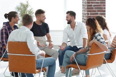 ekip üyeleri atölyesinde iddia