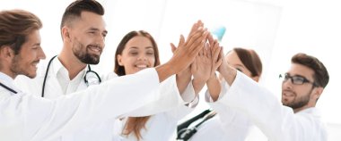 Birbirimizi bir beşlik veren doktor grup.