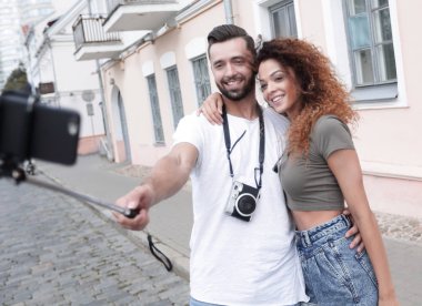 Mutlu seyahat çift selfie, romantik ruh hali yapma.