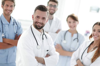 Tıp Merkezi eş önde gelen doktor.
