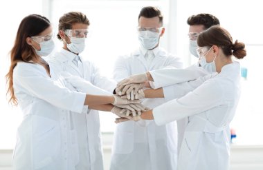 el arkadaşlarıyla istifleme doktorların yakın çekim fotoğraf