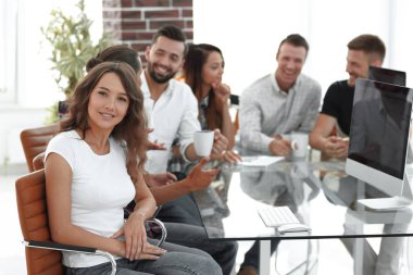 Yaratıcı iş takım tartışıyor