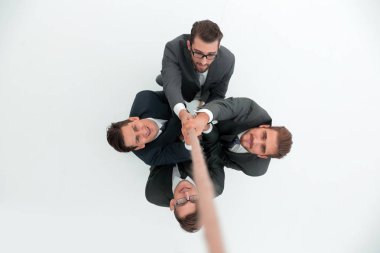 gülümseyen iş ekibi ipi tutarak