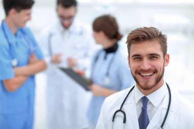 Doktor klinikte pratik