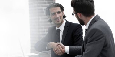 arka plan görüntüsü .colleagues tokalaşırken