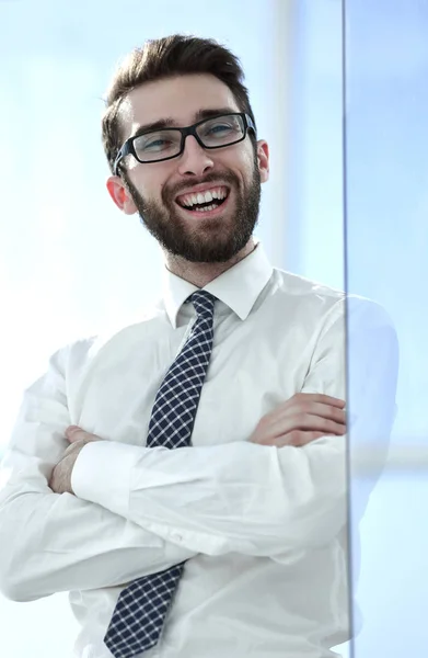 Close up.portrait de um jovem empresário de sucesso . — Fotografia de Stock