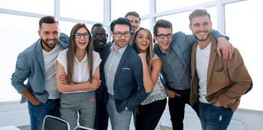 modern bir ofis bir profesyonel iş takım ayakta portresi