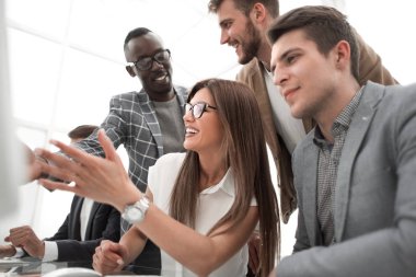iş bilgilerini tartışmaya up.business takımı Kapat