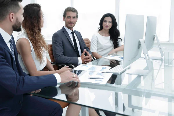 Equipo de negocios en el taller — Foto de Stock