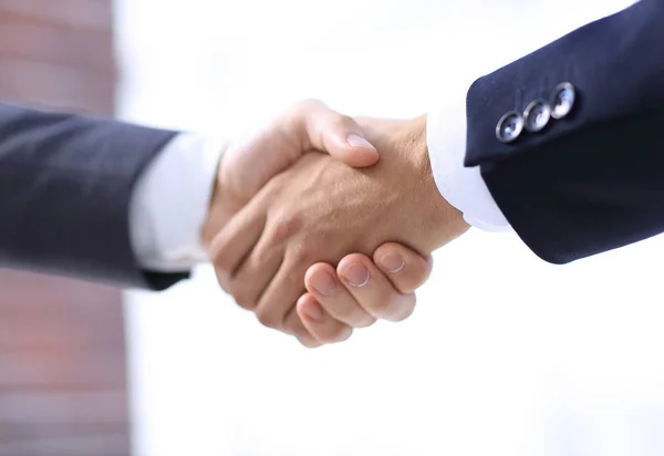 Stretta di mano ravvicinata dei partner commerciali — Foto Stock