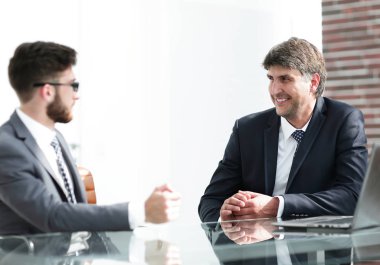 Mutlu iş ortakları belgeleriyle çalışma