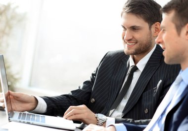 Kapat-up.businessman meslektaşım için konuşuyor.