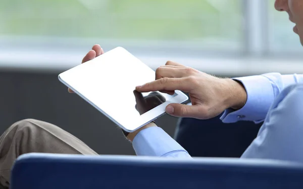 Businessman holding digital tablet, closeup — Stock Photo, Image