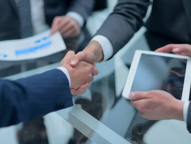 İş adamları el sıkışma yapma. İş kavramı.