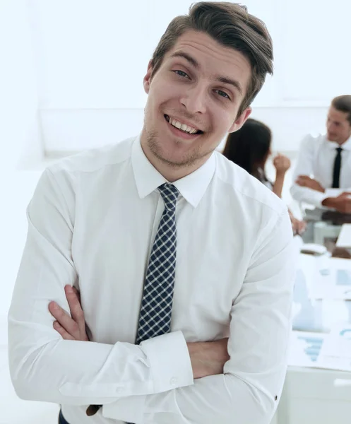 Erfolgreicher Geschäftsmann Hintergrund Von Büro Foto Mit Kopierraum — Stockfoto