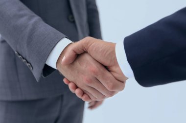 İşadamı tarafından karşılıklı işbirliğine davet ediyor..