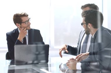 bir çalışma toplantısı yakın up.business takım tutar