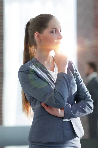 Retrato de uma mulher empregada da empresa — Fotografia de Stock