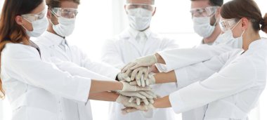 el arkadaşlarıyla istifleme doktorların yakın çekim fotoğraf