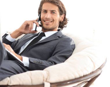 iş konularında evde çözme iş adamı. bulanık resim