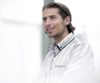 Başarılı bir gencin portresi.