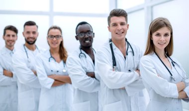 Doktorlar stajyerler başarılı bir grup portresi.
