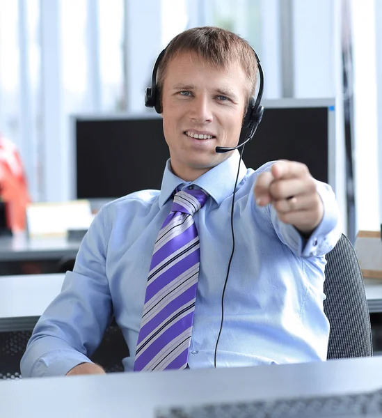 Customer support executive pointing towards you — Stock Photo, Image