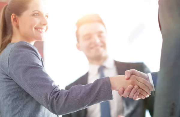 Close-up de um negócio handshake parceiros . — Fotografia de Stock