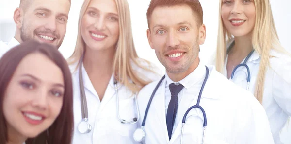 Портрет усміхненої медичної команди — стокове фото