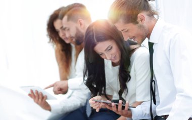 söz, koridorda oturan iş takım