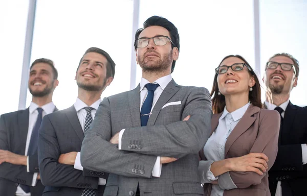 Retrato de empresários com raios de sol e brilho — Fotografia de Stock