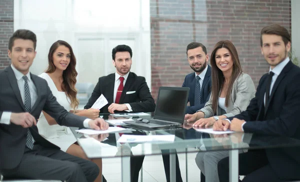 Učinit Důležité Decisions Skupinu Podnikání Lidí Kteří Sedí Stolu Office — Stock fotografie