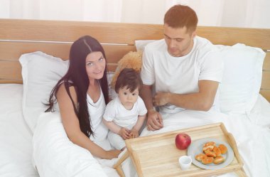 Anne, baba, Bebek yatak odasında