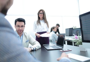 up.Business takım ofis masasında kapatın