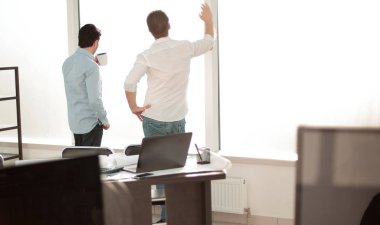 iş geçmişi. Yaratıcı office Danışma.