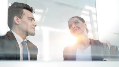 bilgisayar ekranına bakarak iş concept.colleagues