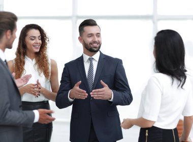 iş adamları ayakta Office iddia