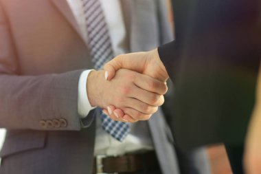 Ortak iş sözleşmesi tebrik etmek için şirket yöneticileri