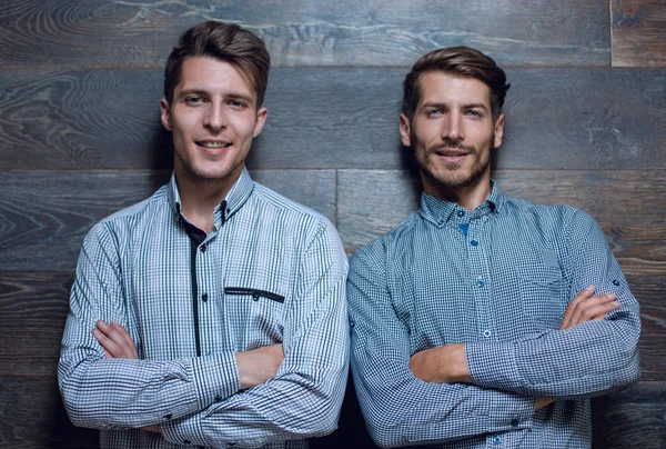 Twee jonge mans geïsoleerd — Stockfoto