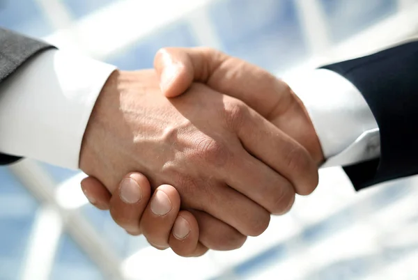 Dolní pohled.business handshake — Stock fotografie