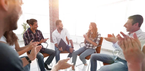 La gente de negocios aplaude — Foto de Stock