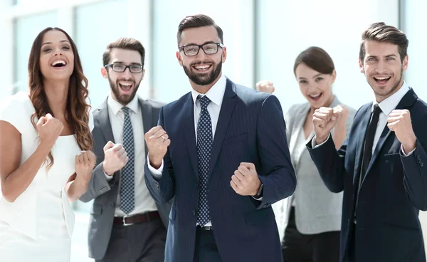 Retrato de un feliz equipo de negocios —  Fotos de Stock