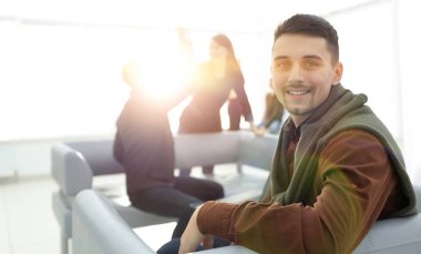 Kendine güvenen iş takım başkanı