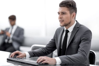 Bir toplantıda iki iş arkadaşları