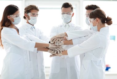 el arkadaşlarıyla istifleme doktorların yakın çekim fotoğraf