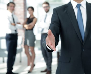 başarılı bir işadamı yardım eder