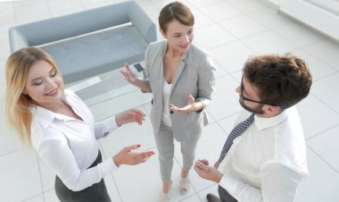 ofiste savunarak top.business ekibinden görüntülemek.