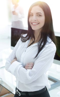 perspektif başarılı genç kadın ofiste